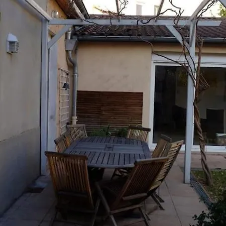 מלון Maison 5 Avec Piscine Dans *