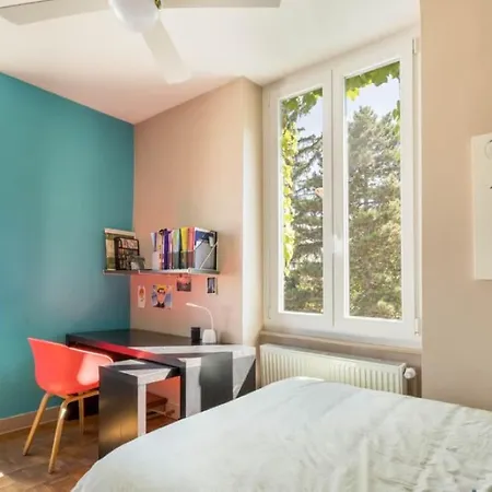 Maison 5 Avec Piscine Dans מלון